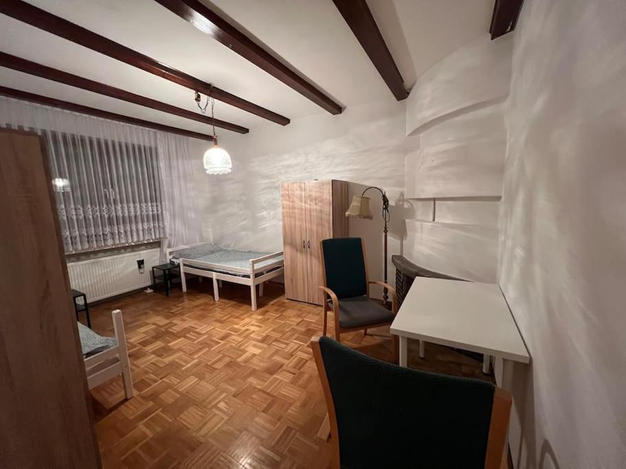 Duisburg Feelhome, Flughafen Nah,3-Schlafzimmer, Dusche Ebenerdig, Zentral, Wifi, Ground Floor Екстериор снимка